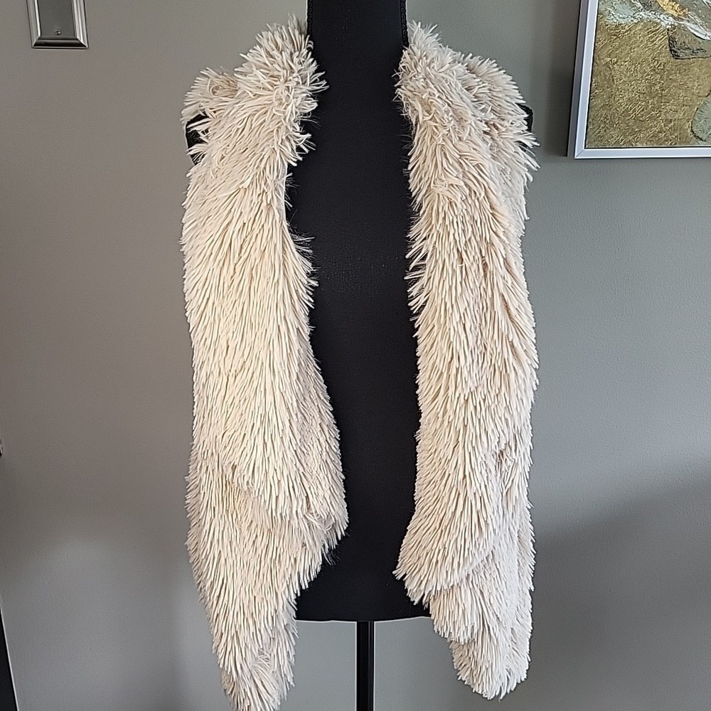 Elegant Essence FAUX FUR Cream Cascade Draped VEST No Size Tag S/M